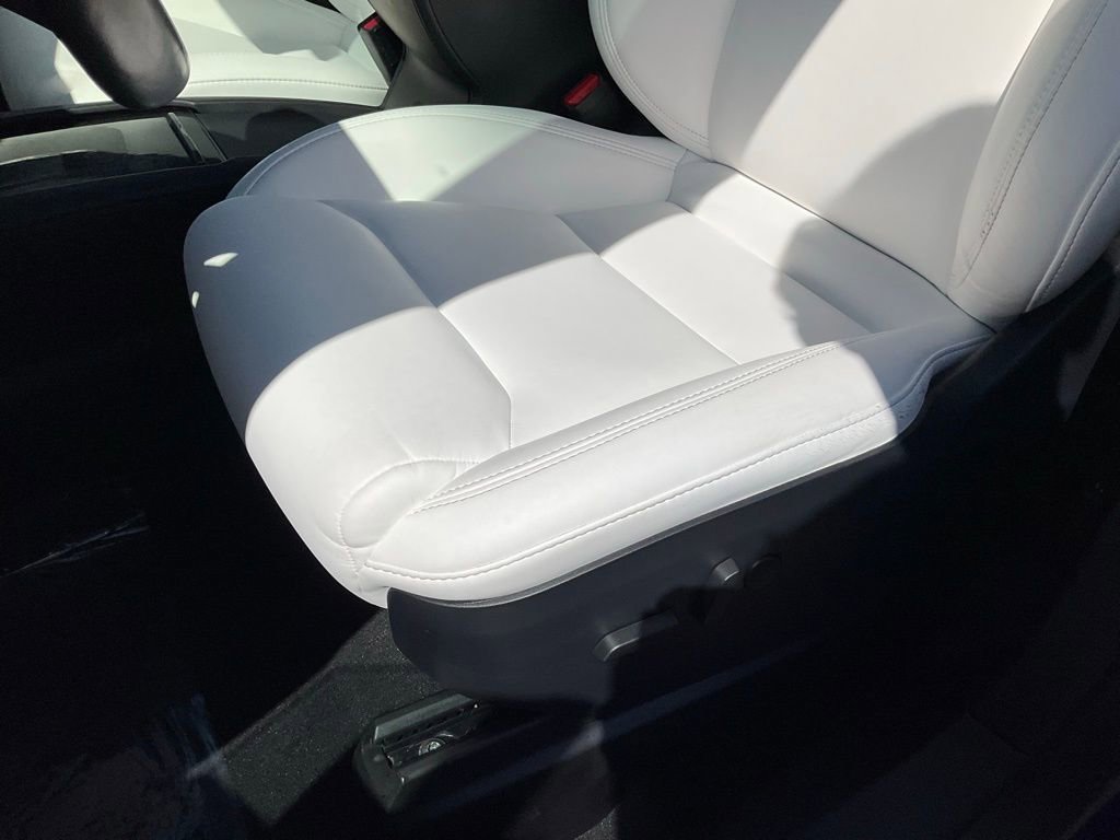 Used 2020 Tesla Model X Long Range image 16