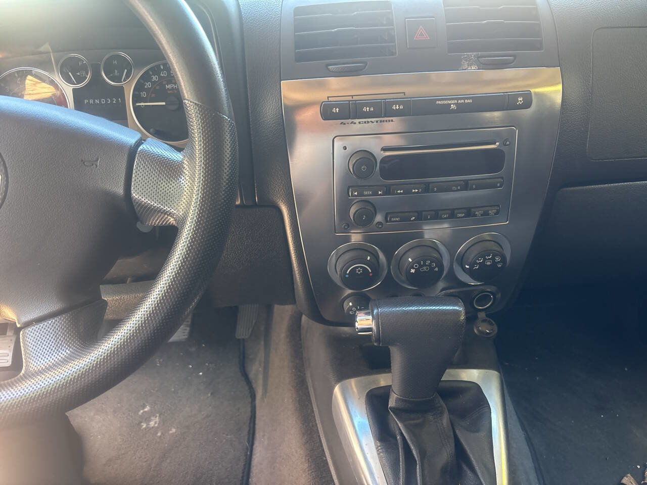 Used 2009 HUMMER H3 image 11