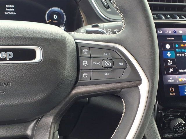 Used 2023 Jeep Grand Cherokee L Limited image 18