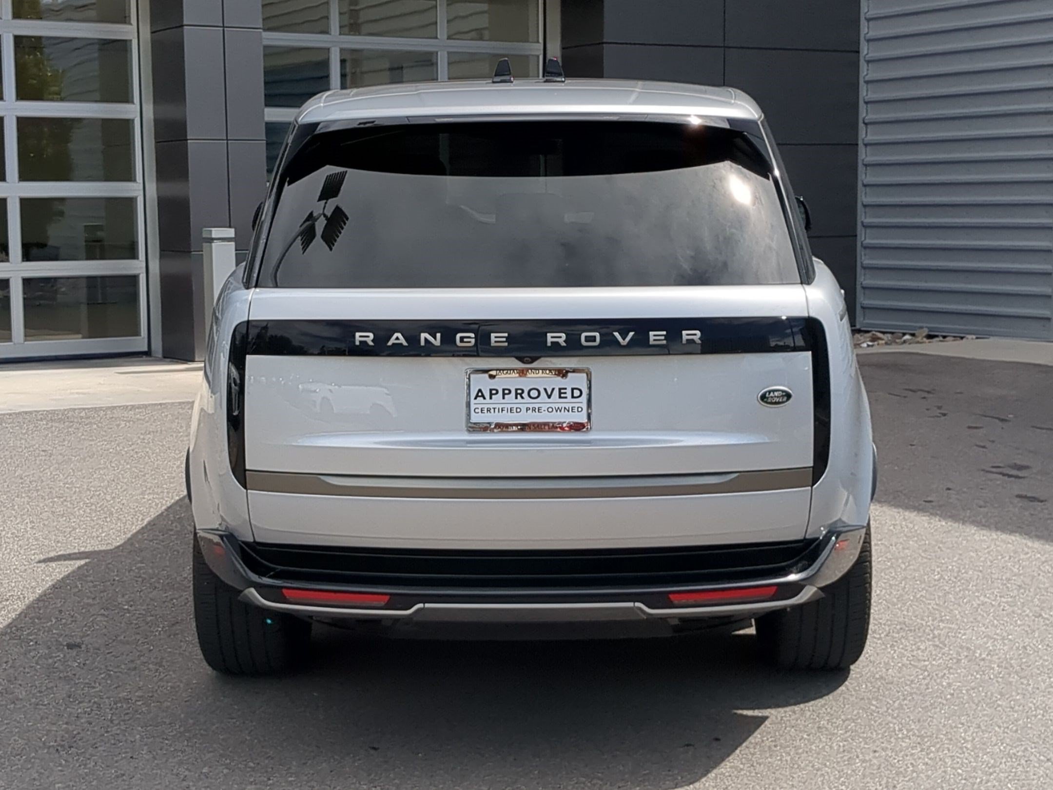 Used 2023 Land Rover Range Rover SE AWD/4WD image 9
