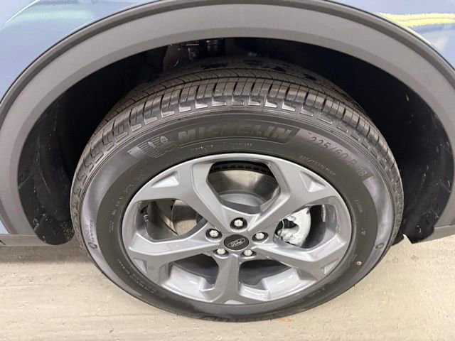 New 2026 Ford Escape ST-Line Select w/ Equipment Group 401A image 5