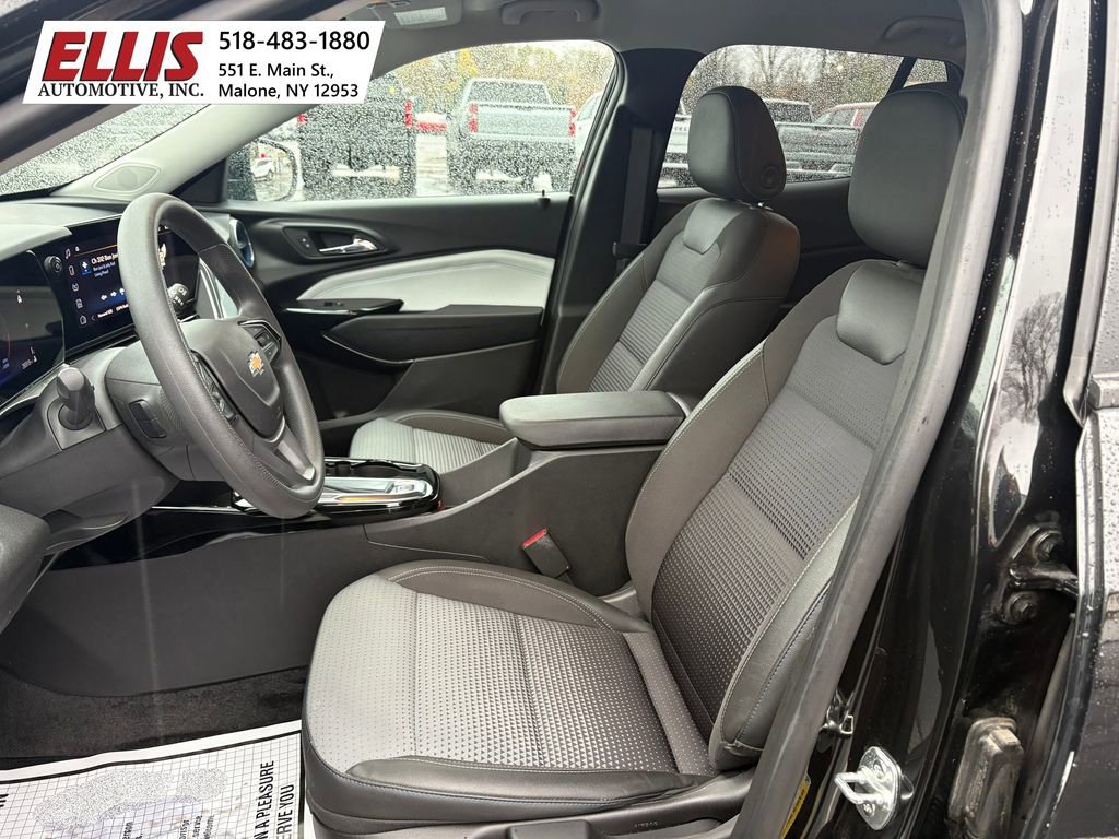 Used 2024 Chevrolet Trax LT image 19
