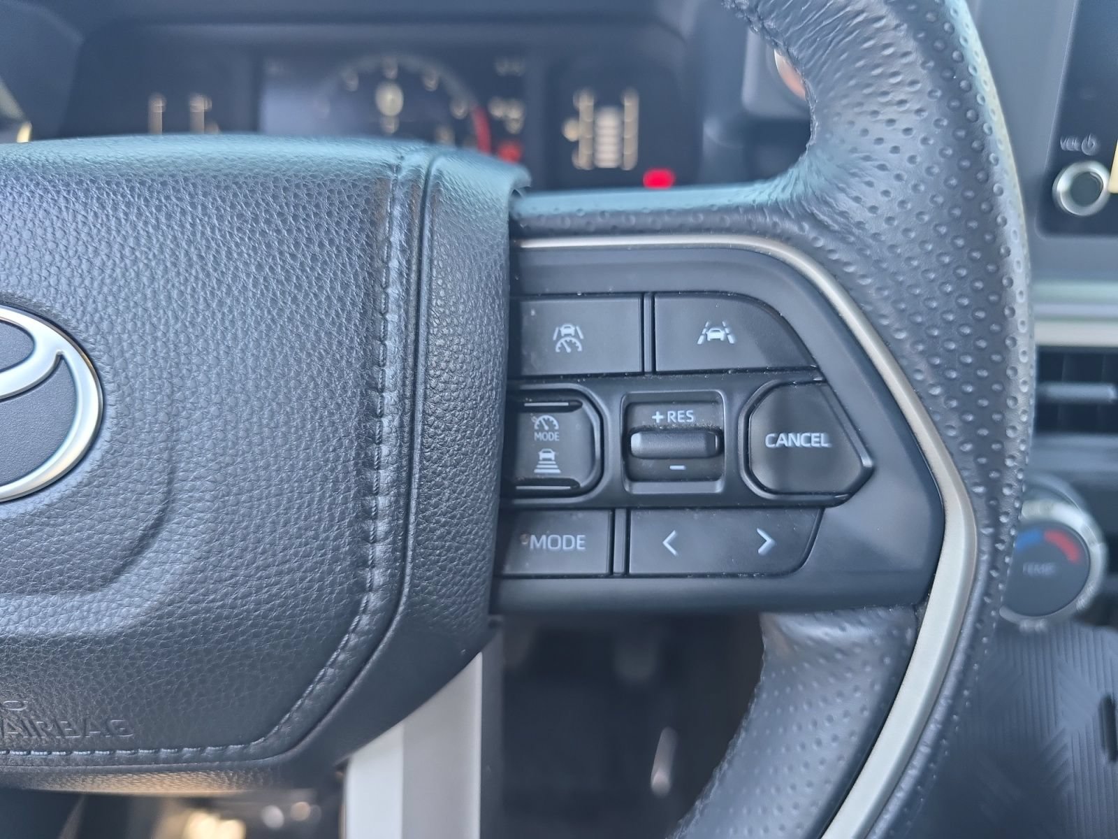 Certified 2025 Toyota 4Runner SR5 AWD/4WD image 22