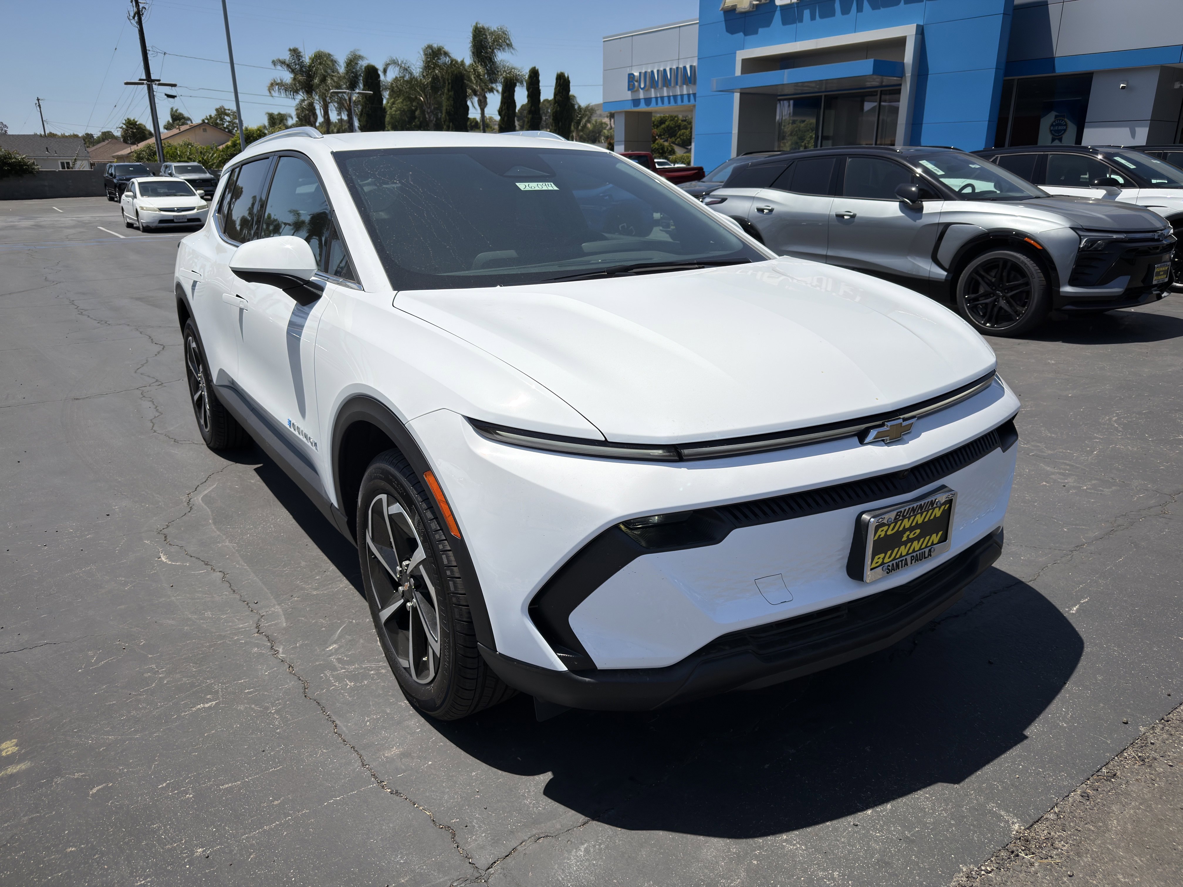 New 2026 Chevrolet Equinox EV LT AWD/4WD image 2