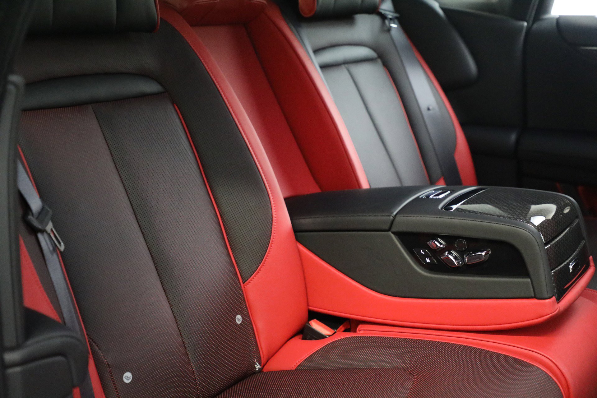 New 2025 Rolls-Royce Ghost Black Badge image 27