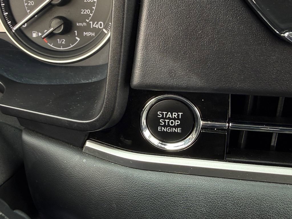 Used 2024 Mitsubishi Outlander SE image 31