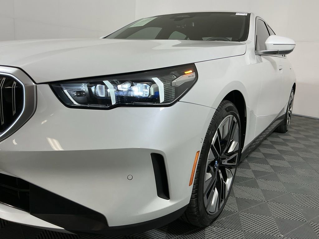 Certified 2024 BMW i5 eDrive40i w/ Premium Package image 10