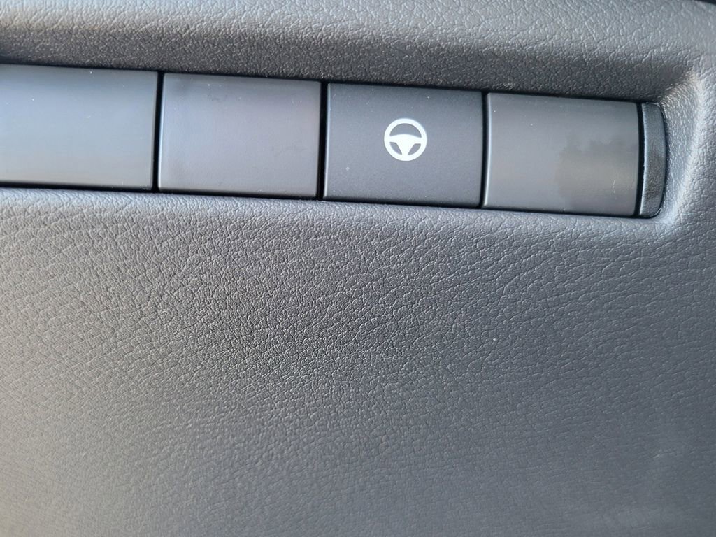 New 2025 Nissan Kicks SR image 15