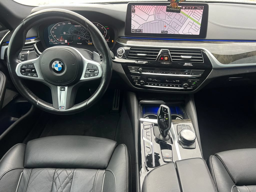 Used 2022 BMW M550i xDrive w/ Executive Package AWD/4WD image 3