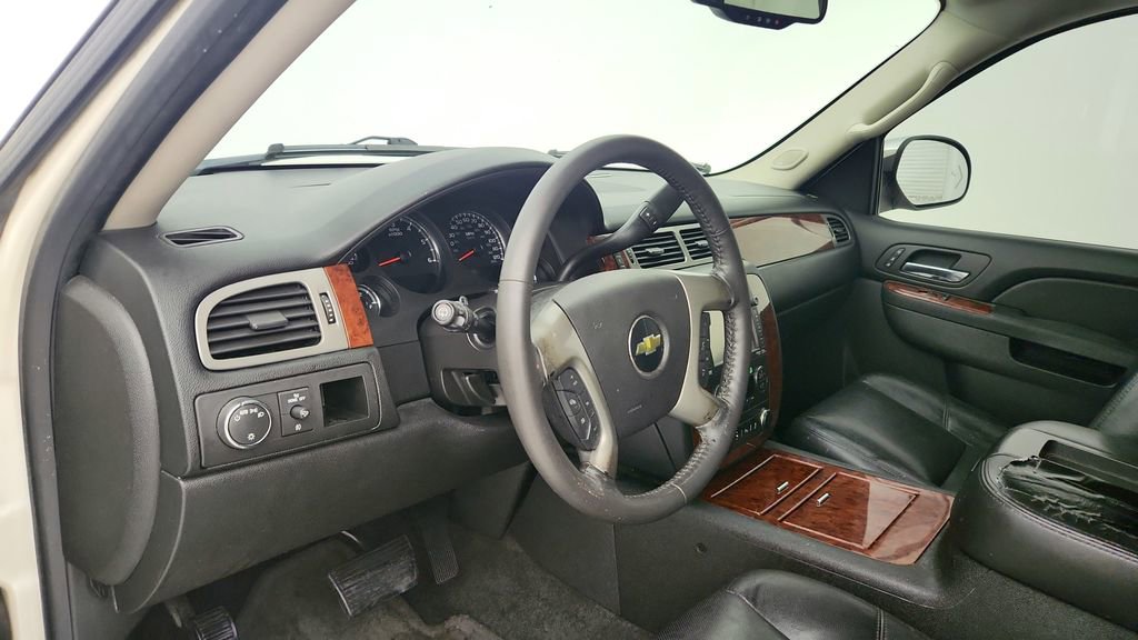 Used 2013 Chevrolet Suburban LTZ image 14