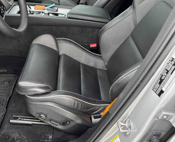 Used 2025 Volvo XC60 T8 Polestar w/ Protection Package Premier image 2