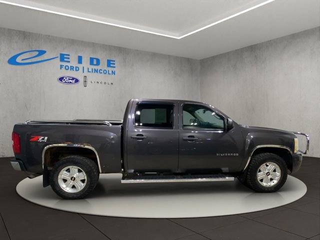 Used 2011 Chevrolet Silverado 1500 LT w/ All-Star Edition AWD/4WD image 7
