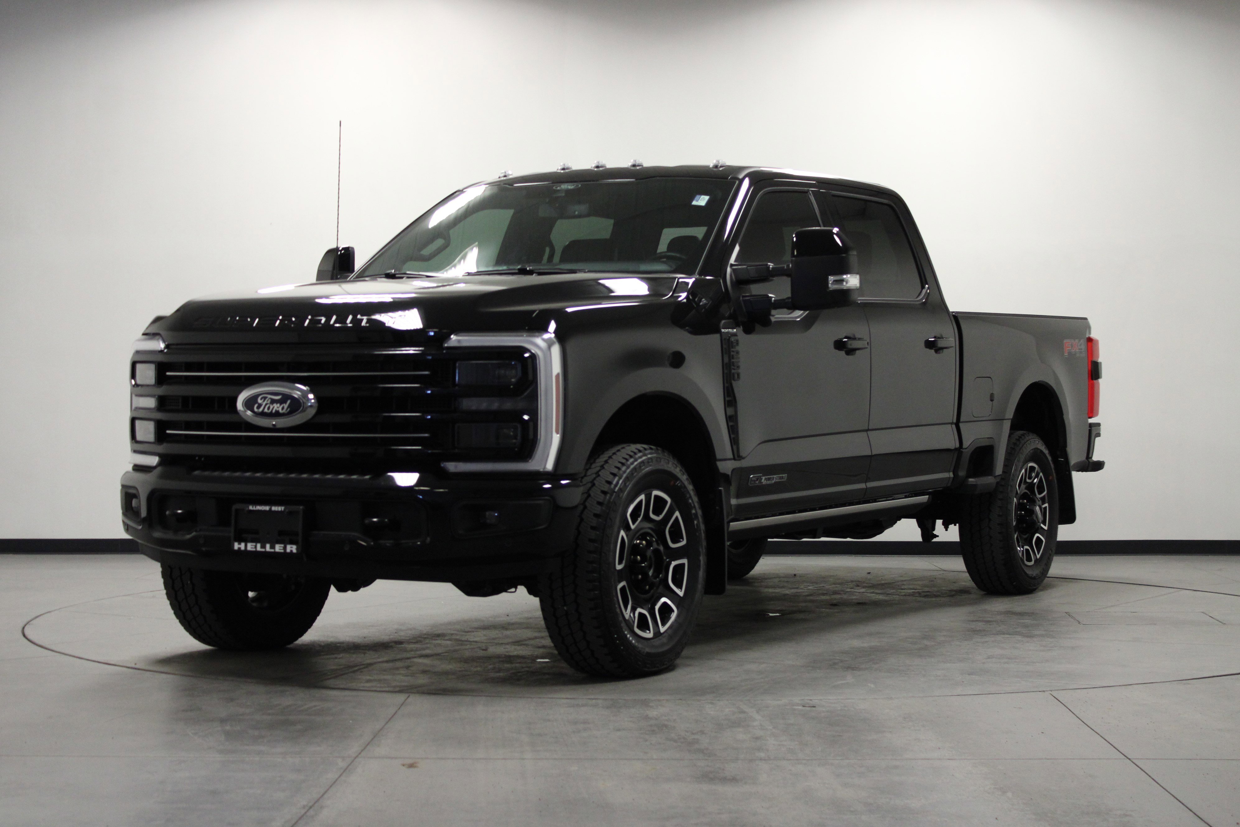 Used 2025 Ford F250 Platinum w/ FX4 Off-Road Package image 8