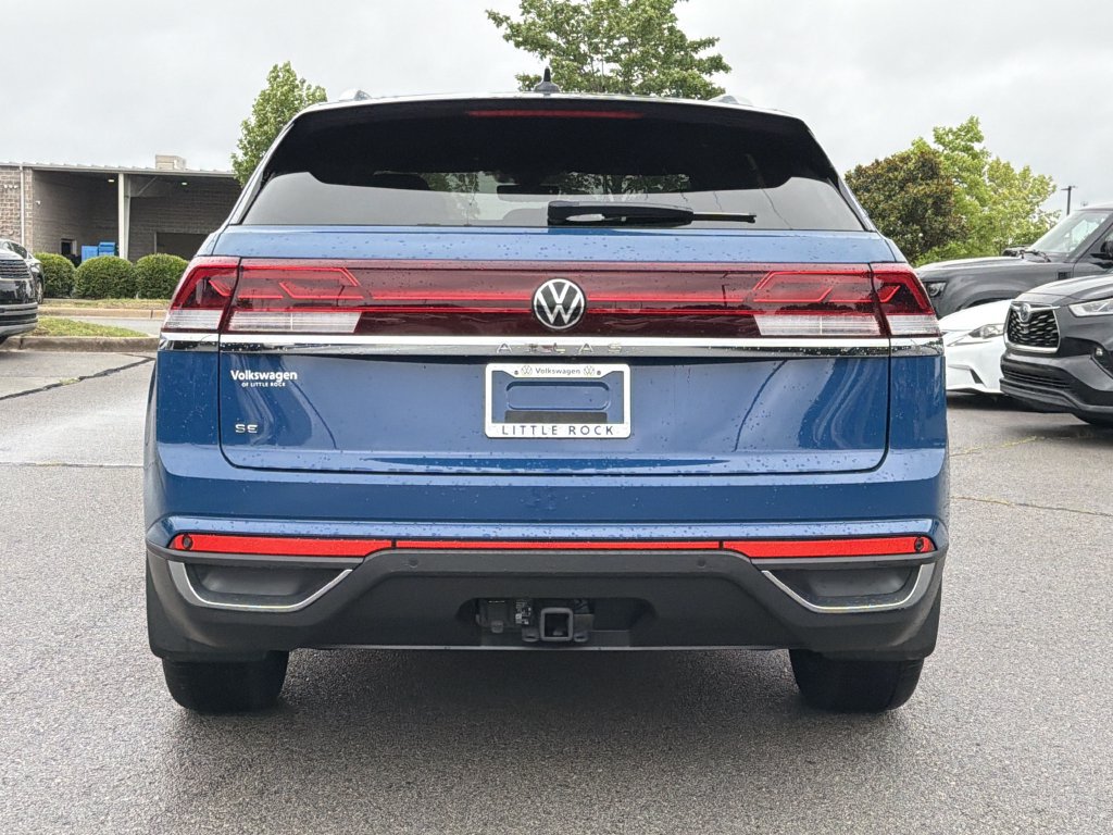 New 2025 Volkswagen Atlas Cross Sport SE FWD image 4