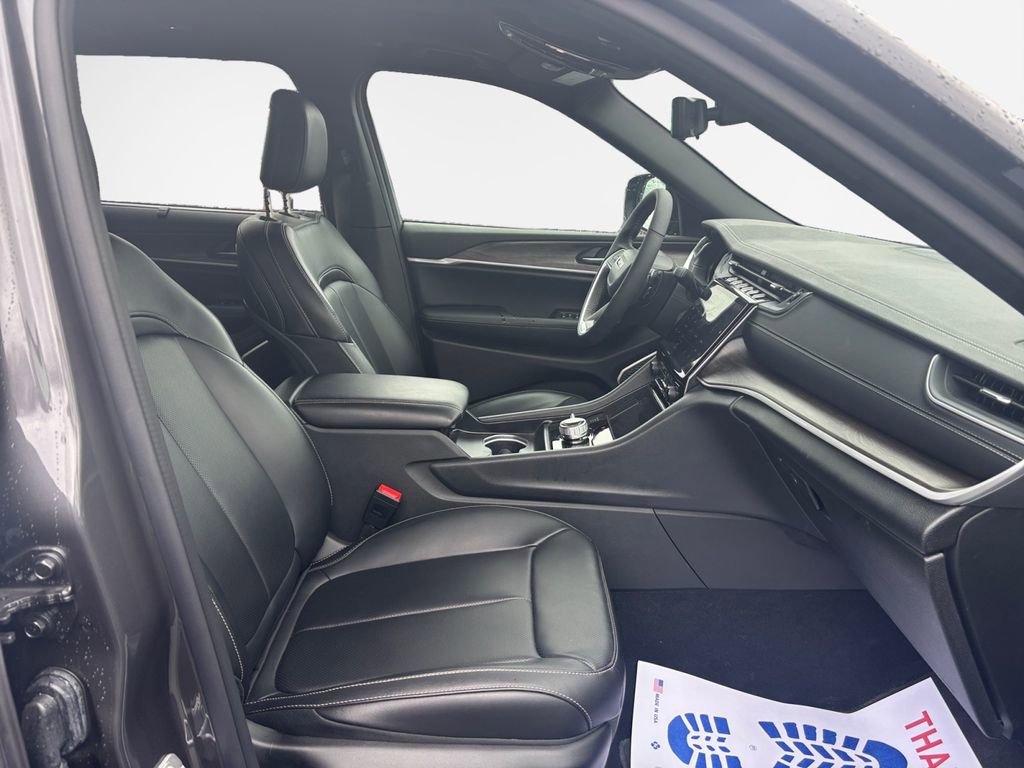 New 2025 Jeep Grand Cherokee L Limited w/ Luxury Tech Group II image 25