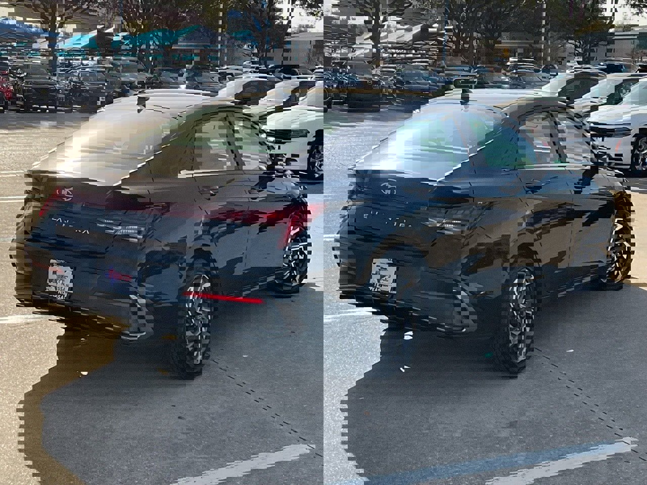 Used 2025 Hyundai Elantra SEL image 5