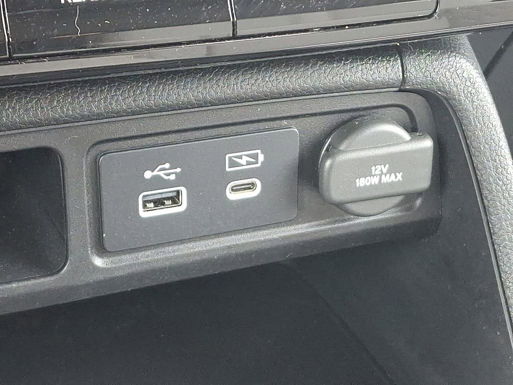 Used 2023 Honda Pilot LX image 26