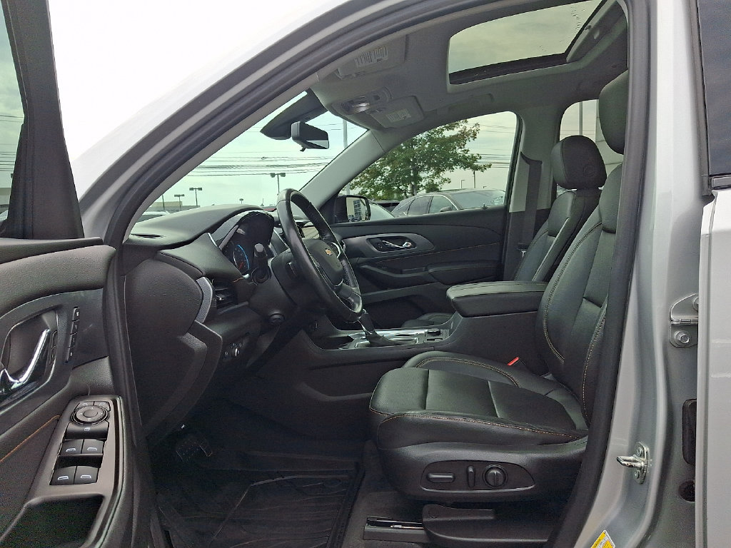 Used 2020 Chevrolet Traverse Premier w/ Redline Edition AWD/4WD image 18