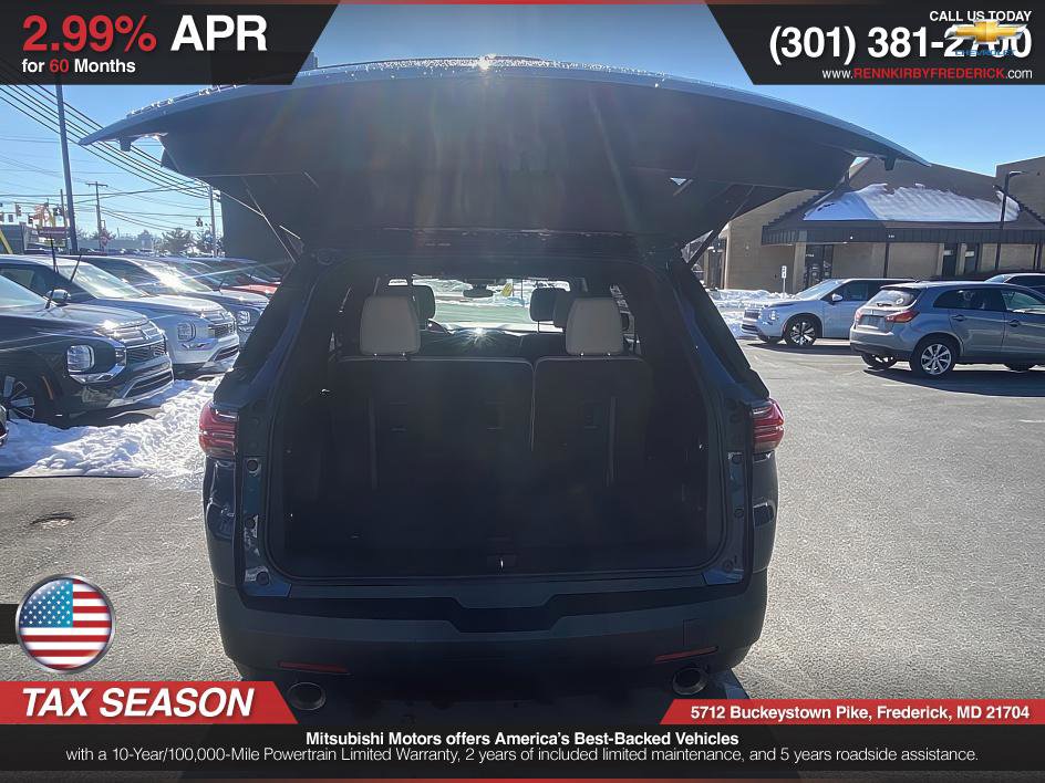 Used 2023 Chevrolet Traverse LS image 12