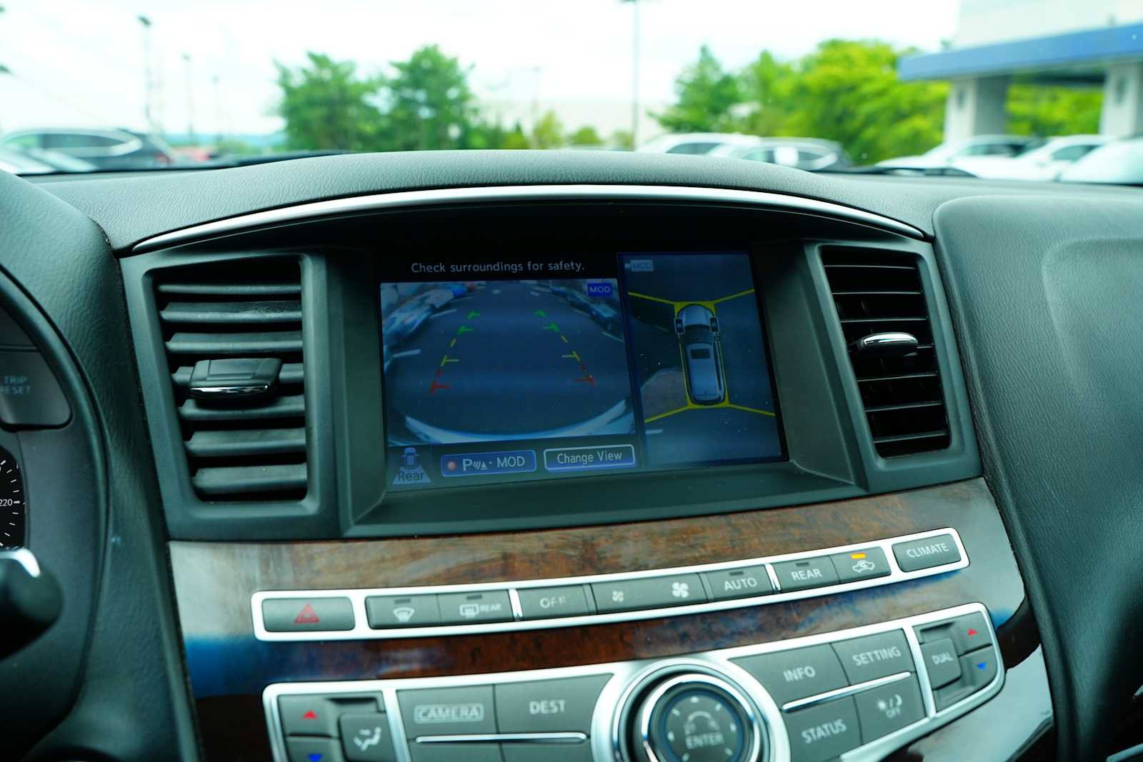 Used 2013 INFINITI JX35 AWD w/ Premium Pkg image 26