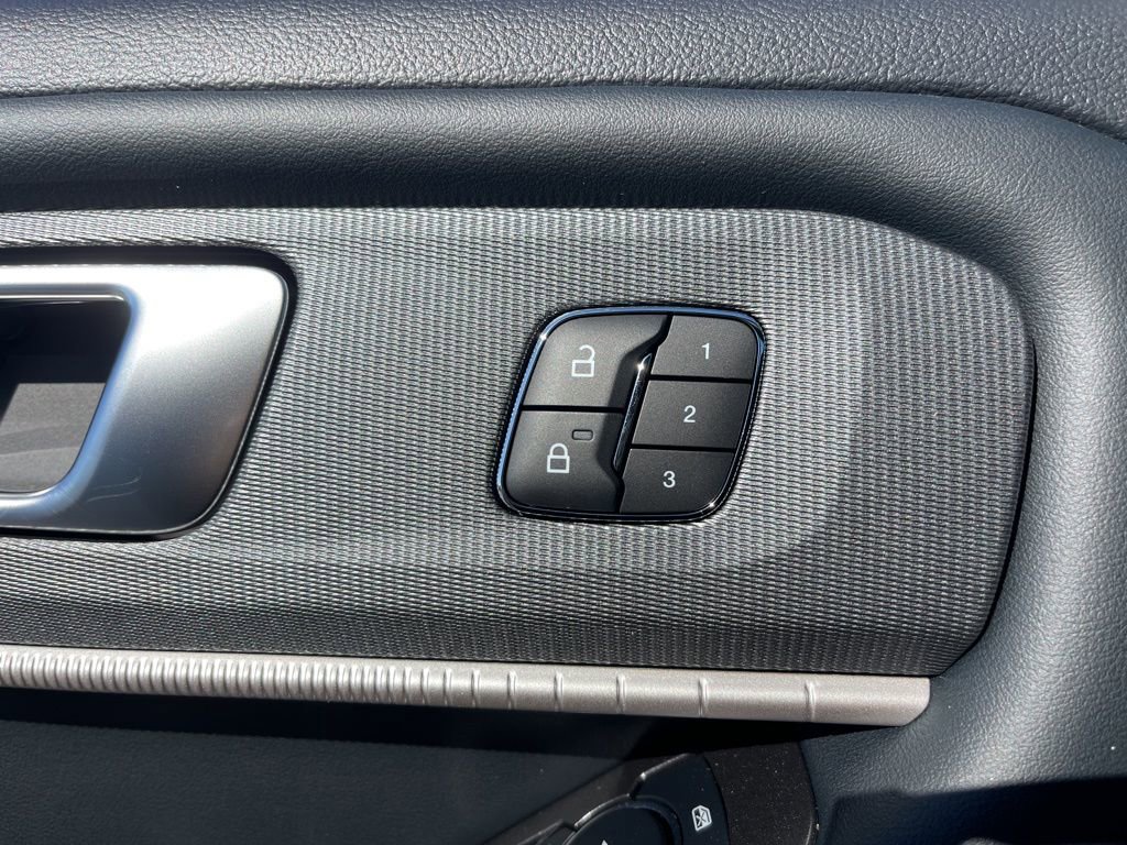 New 2026 Ford Explorer ST-Line w/ ST-Line Street Pack image 17