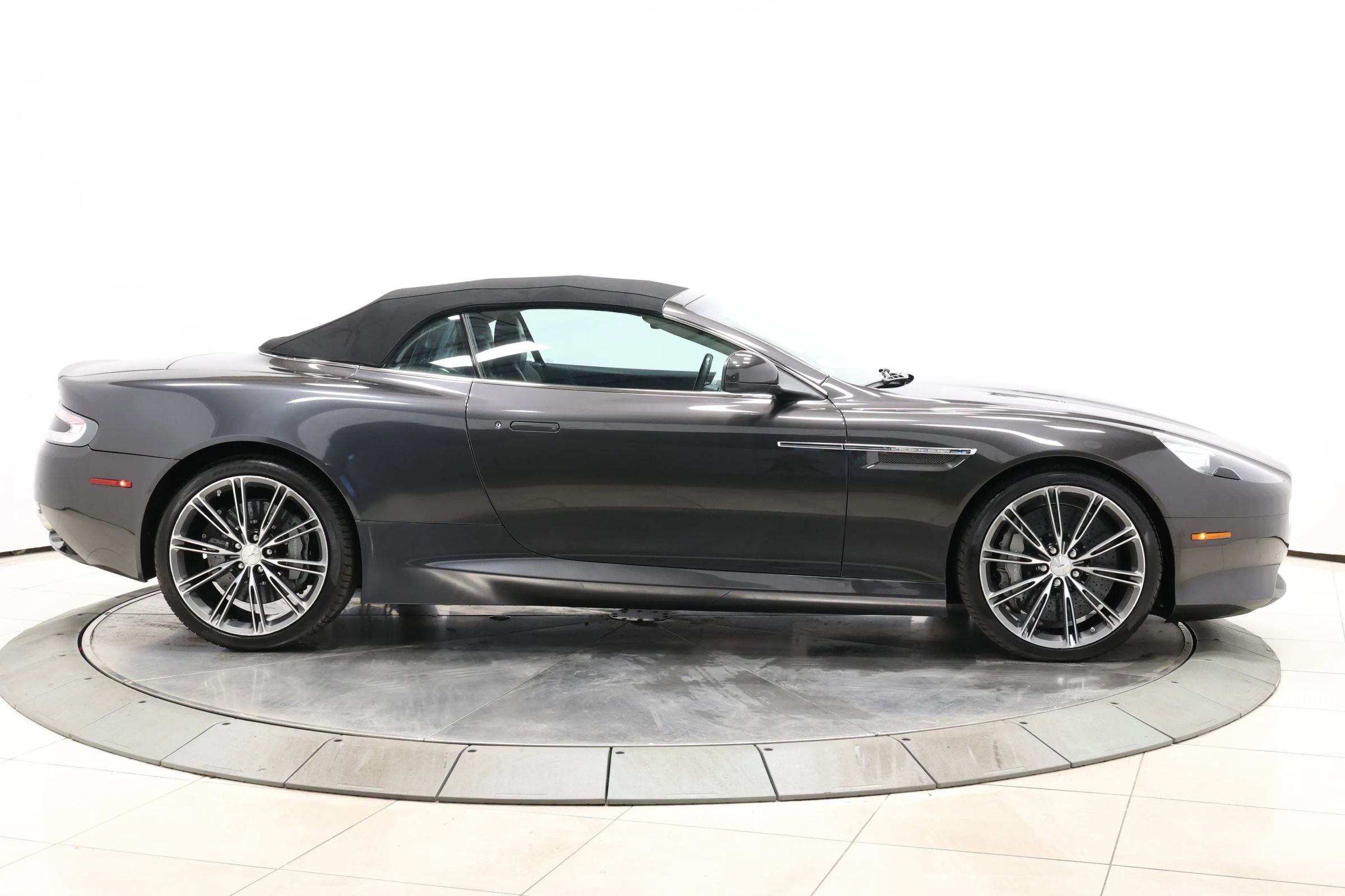Used 2012 Aston Martin Virage Volante image 92