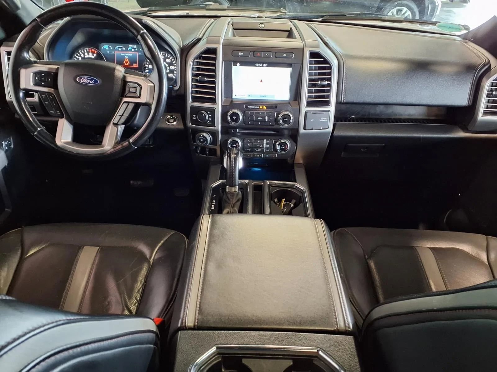 Used 2018 Ford F150 Platinum w/ Equipment Group 701A Luxury AWD/4WD image 15
