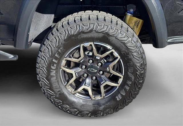 Used 2024 Chevrolet Colorado ZR2 w/ Safety Package image 9