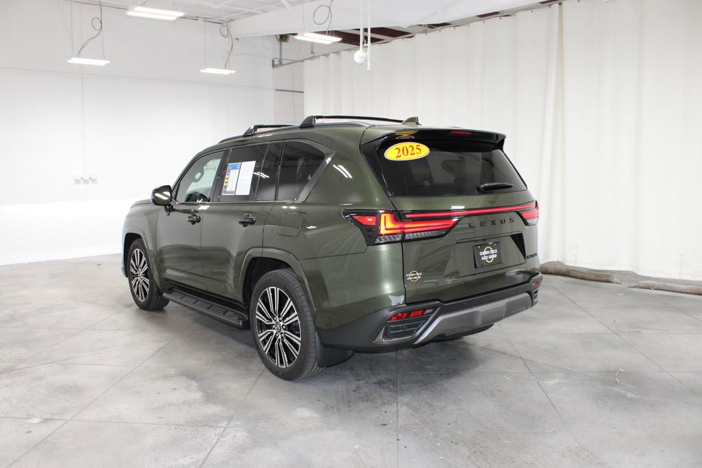 Used 2025 Lexus LX 700h Luxury image 7