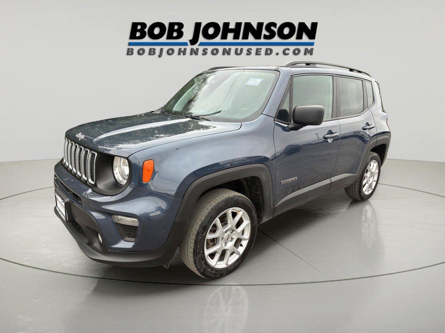 Used 2023 Jeep Renegade Latitude w/ Premium Group AWD/4WD image 3