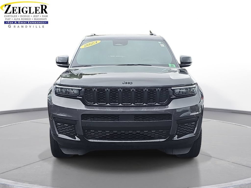 Used 2023 Jeep Grand Cherokee L Laredo AWD/4WD image 2