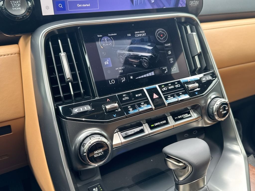 New 2026 Lexus LX 600 4WD w/ Interior Upgrade Package image 28
