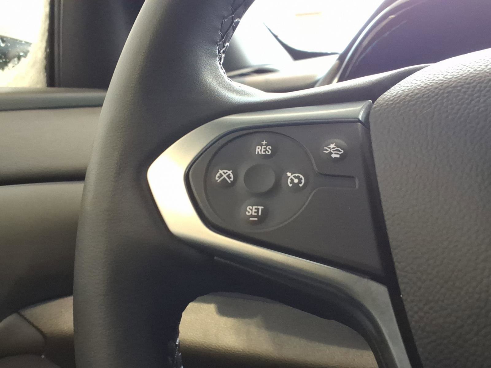 Used 2023 Chevrolet Traverse LT image 26