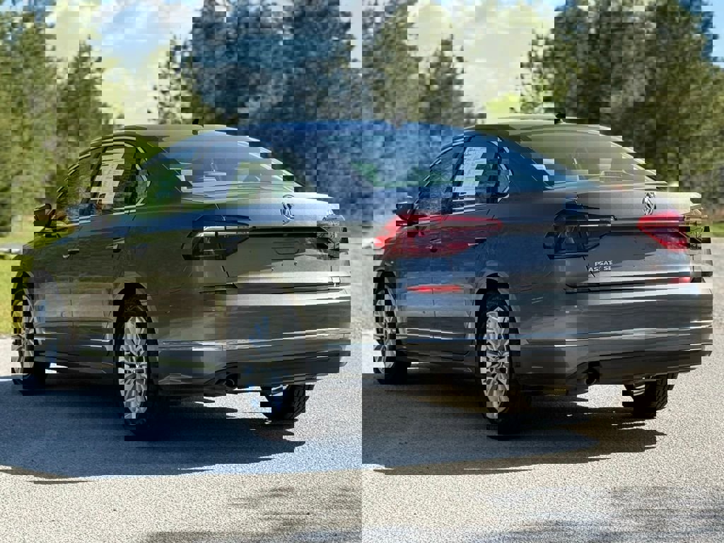 Used 2017 Volkswagen Passat 1.8T SE image 8