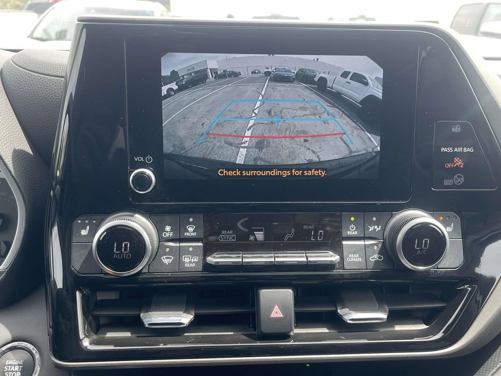Used 2023 Toyota Highlander XLE image 62
