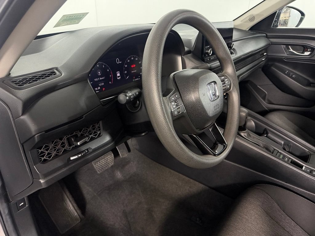 Used 2025 Honda Accord SE image 12