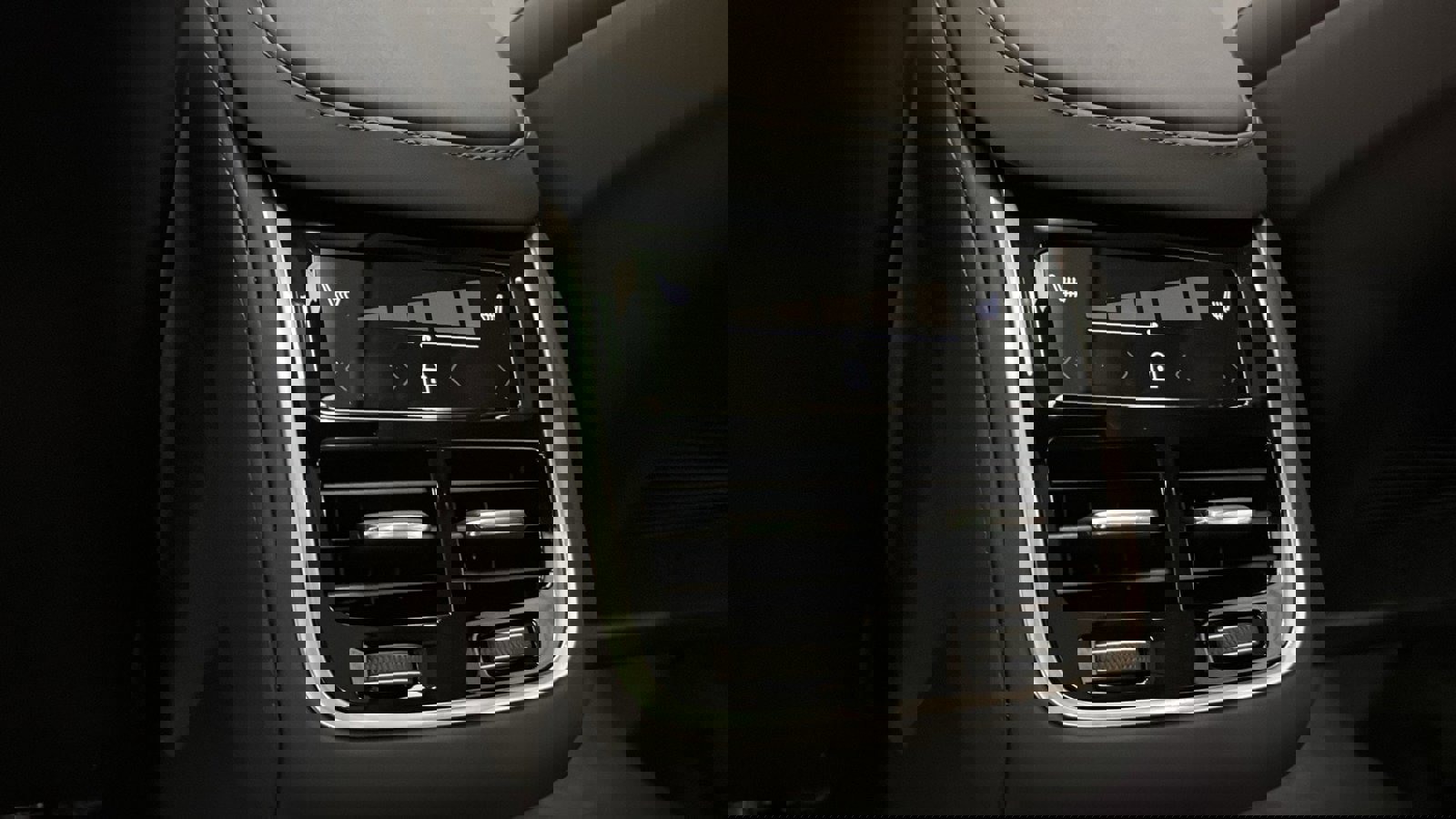 New 2026 Volvo XC90 B6 Plus w/ Protection Package Premier image 28