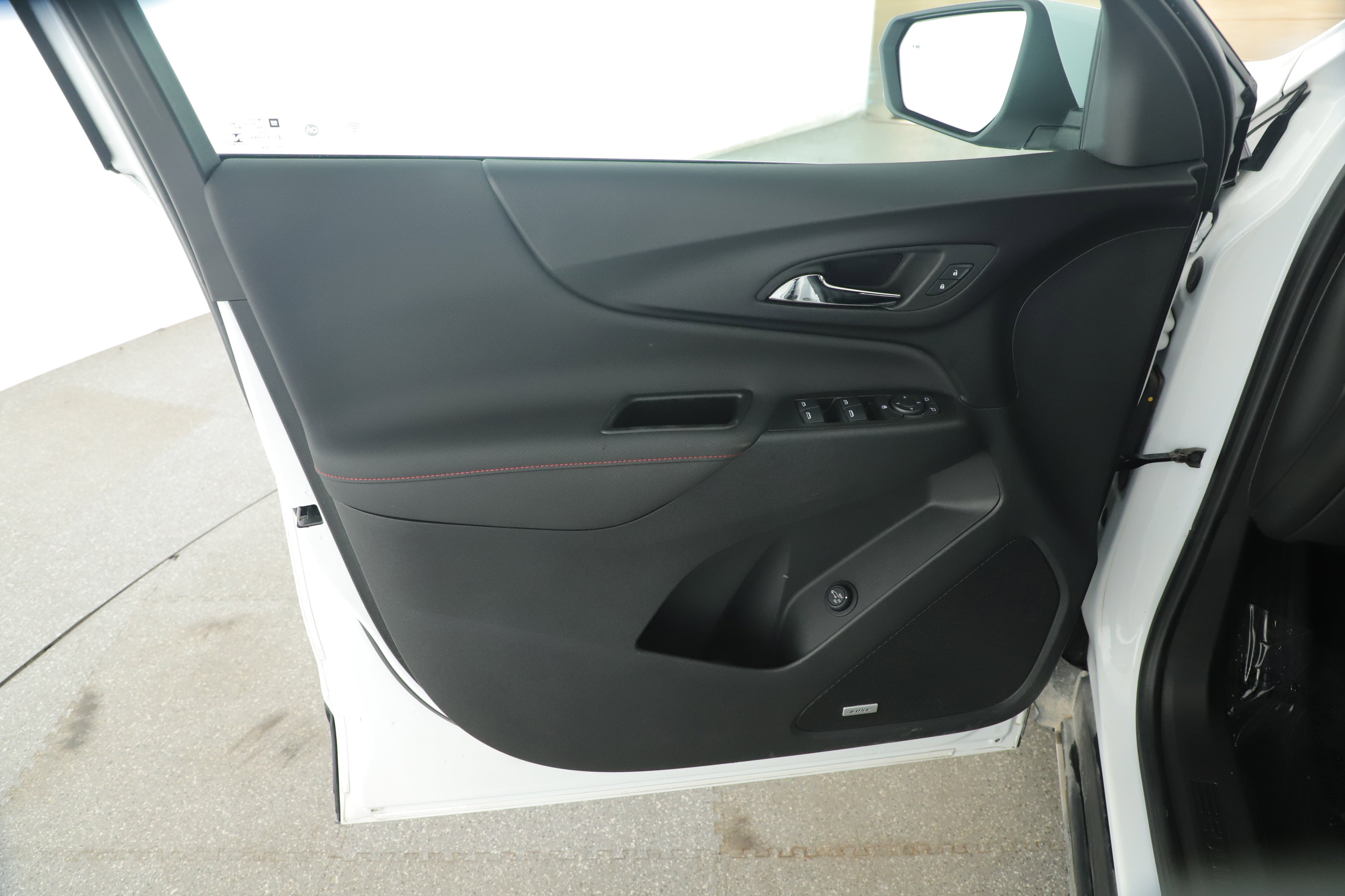 Used 2022 Chevrolet Equinox RS w/ RS Leather Package image 20