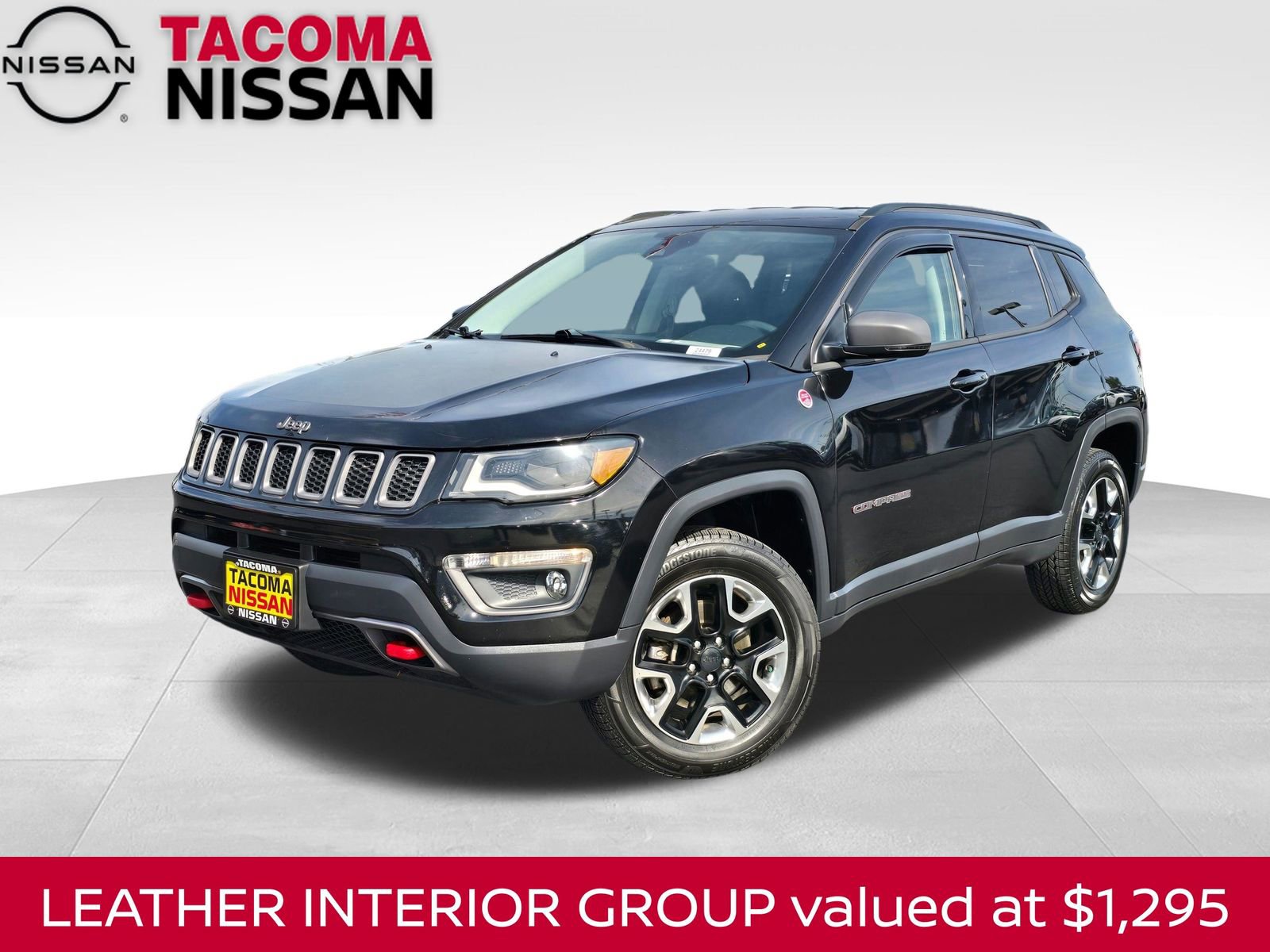 Used 2017 Jeep Compass Trailhawk w/ Leather Interior Group AWD/4WD image 1