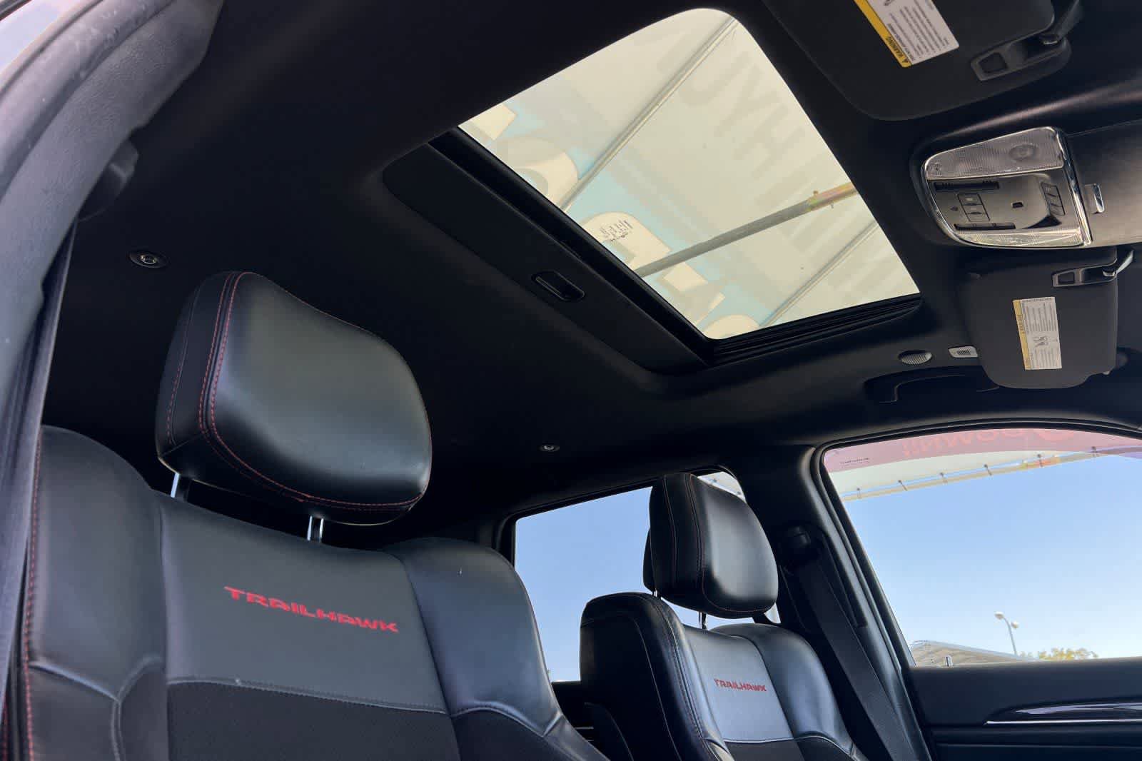 Used 2019 Jeep Grand Cherokee Trailhawk AWD/4WD image 18