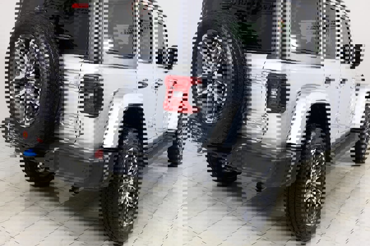 Used 2024 Jeep Wrangler Unlimited w/ Convenience Group image 40