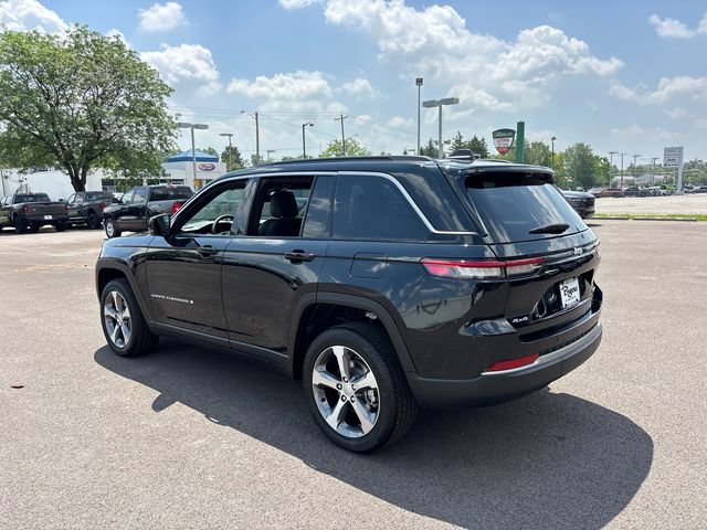 New 2026 Jeep Grand Cherokee Limited w/ Luxury Tech Group II AWD/4WD image 4