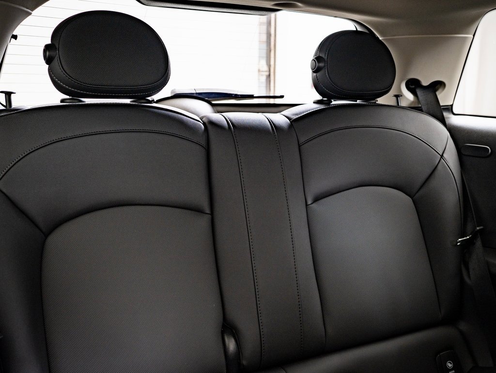 Used 2023 MINI Cooper 2-Door Hardtop image 35