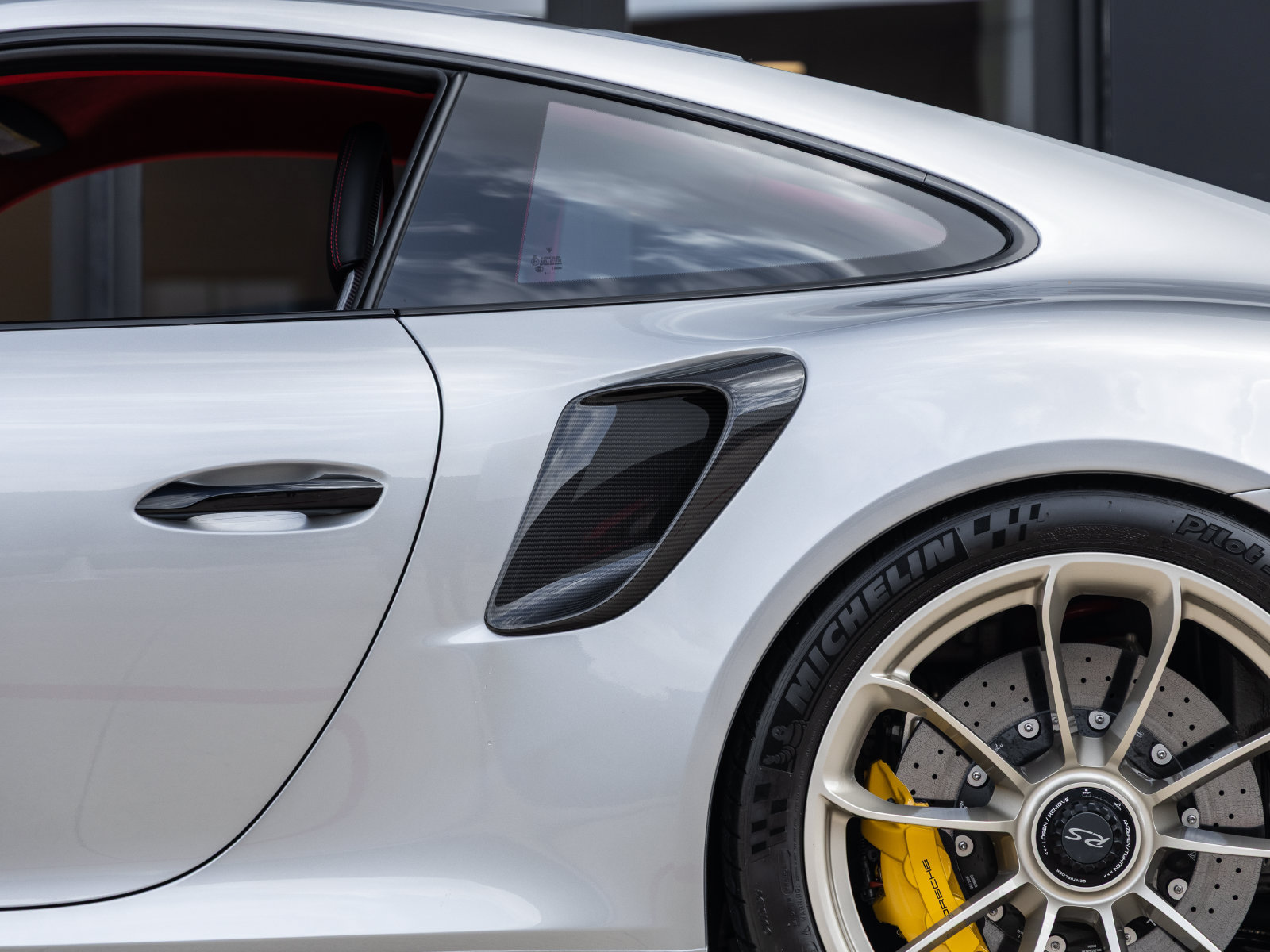 Certified 2018 Porsche 911 GT2 RS RWD image 23
