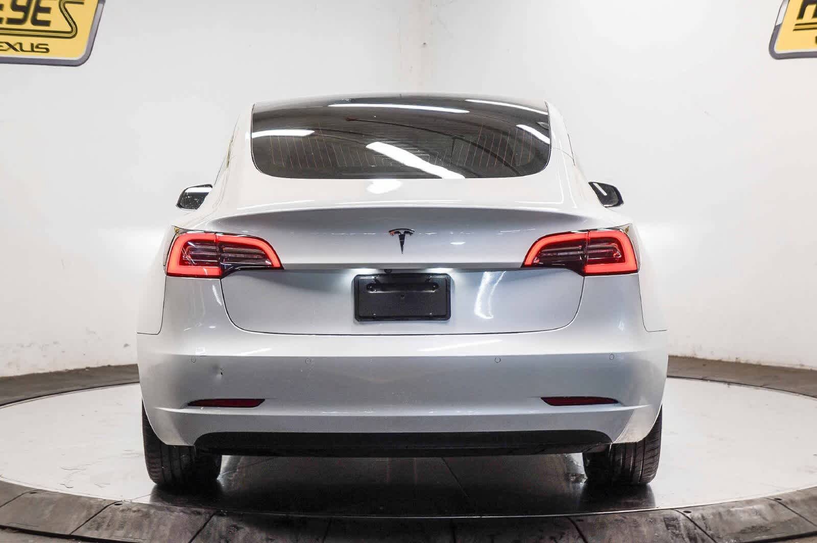 Used 2020 Tesla Model 3 Standard Range Plus RWD image 3