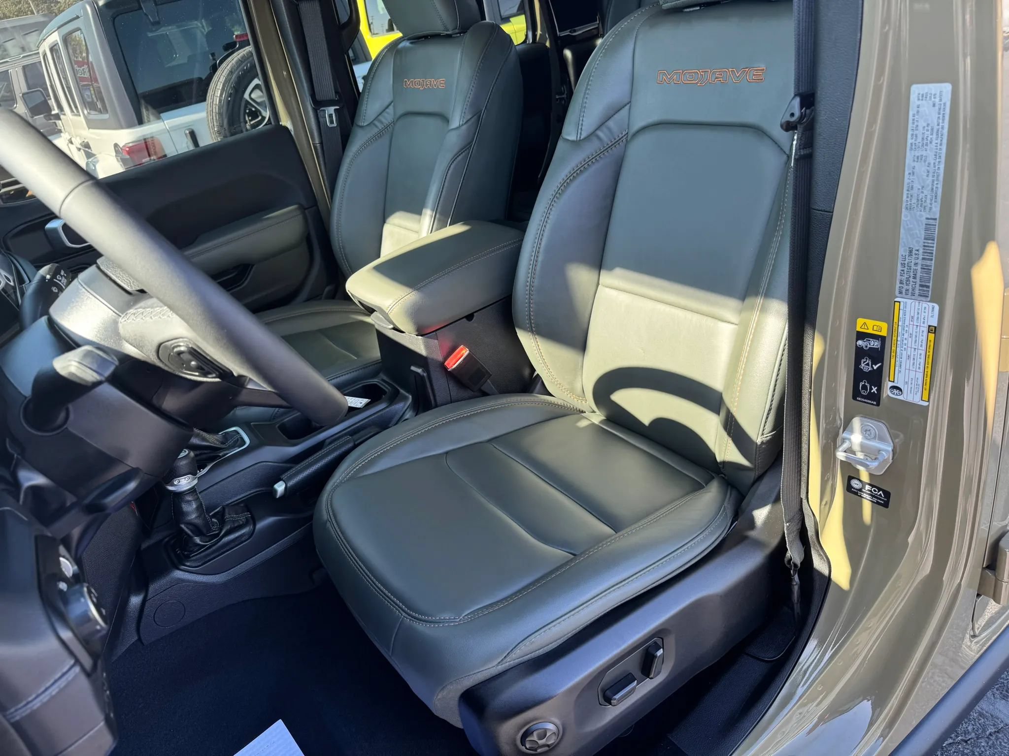 Used 2026 Jeep Gladiator Mojave AWD/4WD image 4