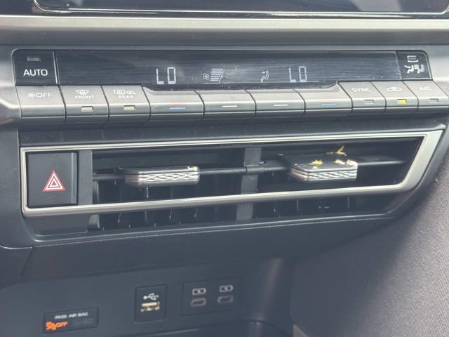 Used 2025 Toyota Camry LE FWD image 28