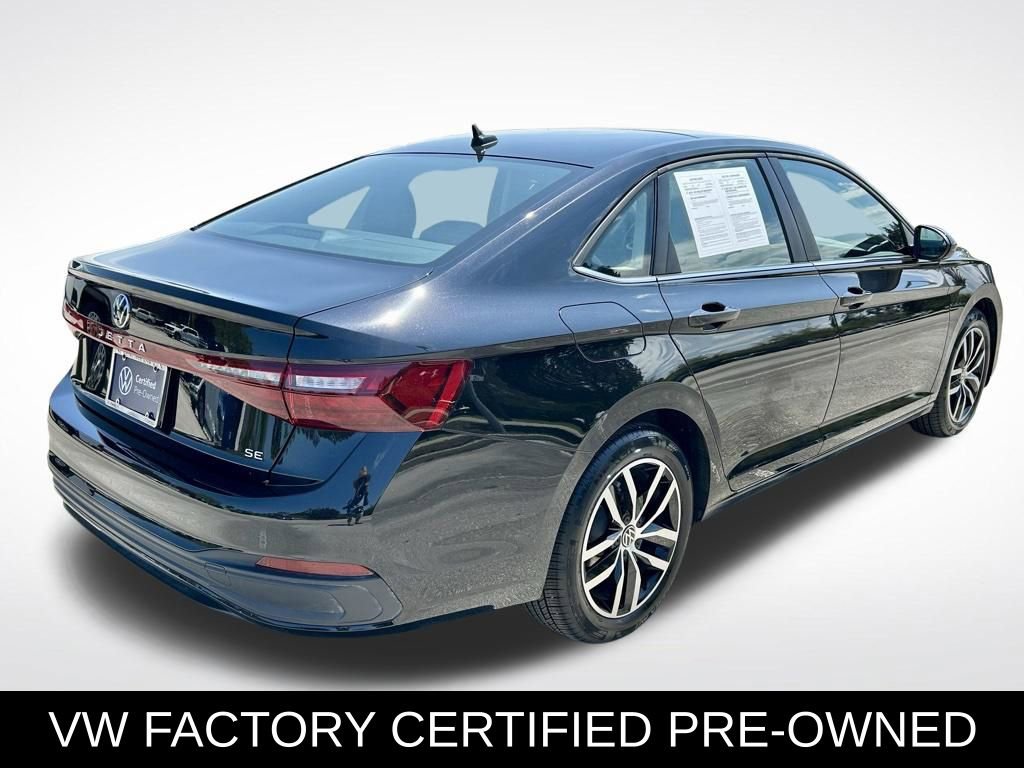 Used 2025 Volkswagen Jetta SE w/ Sunroof Package FWD image 5