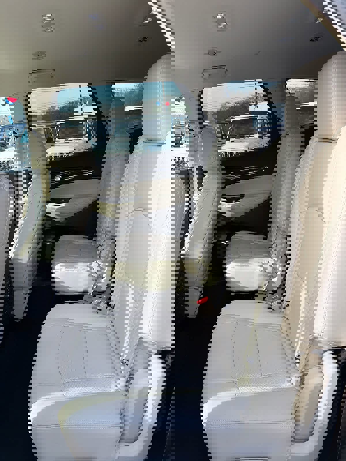 Used 2023 Buick Enclave Essence w/ Sound and Sites Package image 12