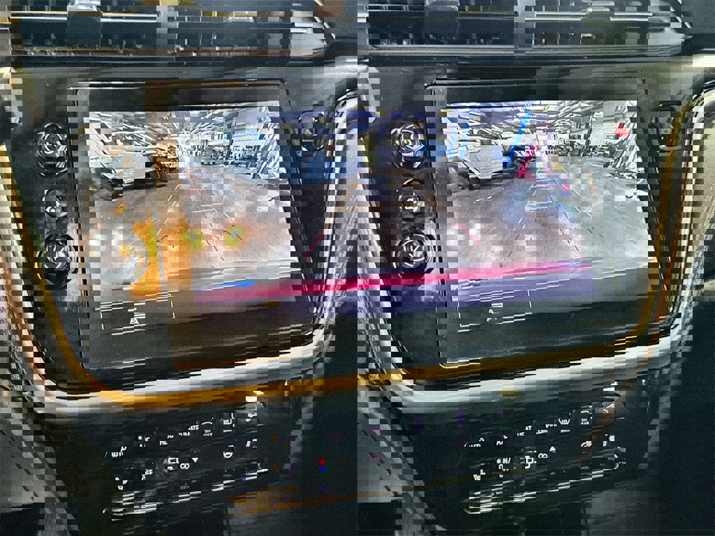 Used 2022 Chevrolet Bolt EUV LT w/ Comfort Package image 20